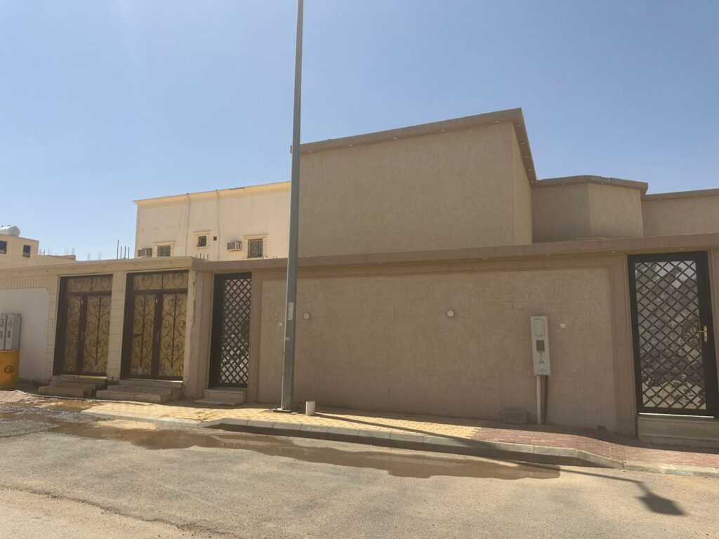 2- دور سكني بحي الورود بمساحة 734.55 م² في مدينة رفحاء