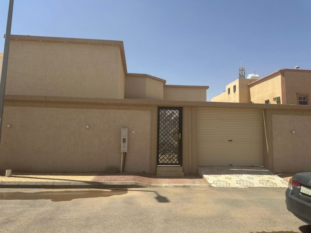 2- دور سكني بحي الورود بمساحة 734.55 م² في مدينة رفحاء