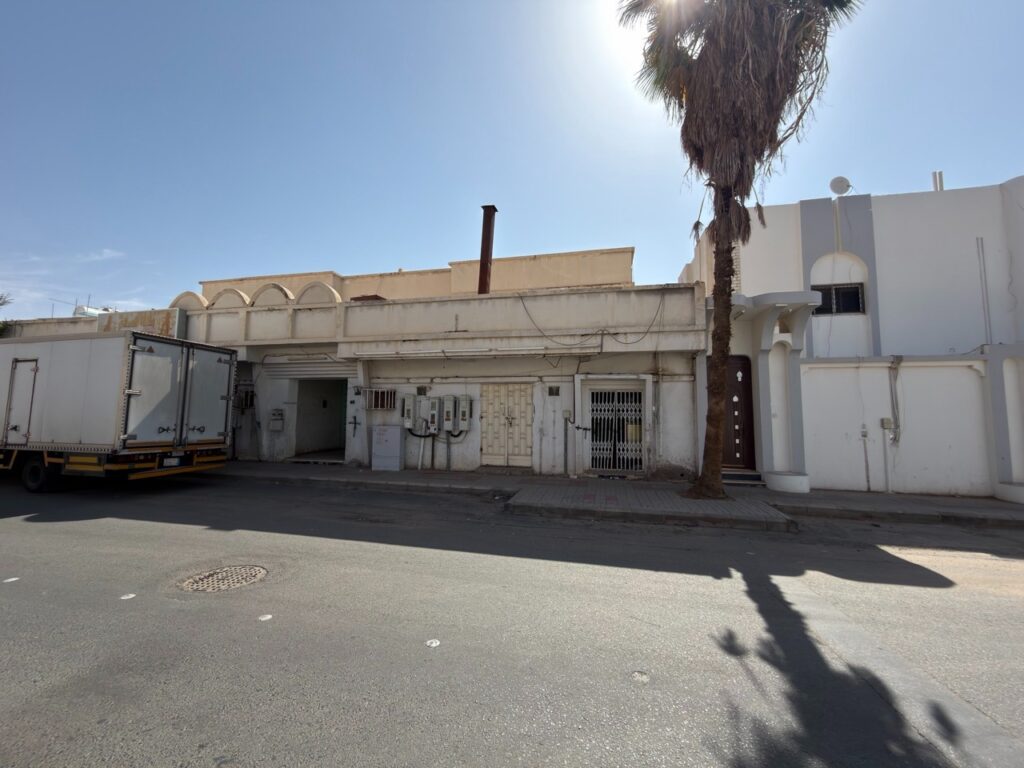 15-عمارة سكنية في نجران حي الفيصلية بمساحة 750 م²