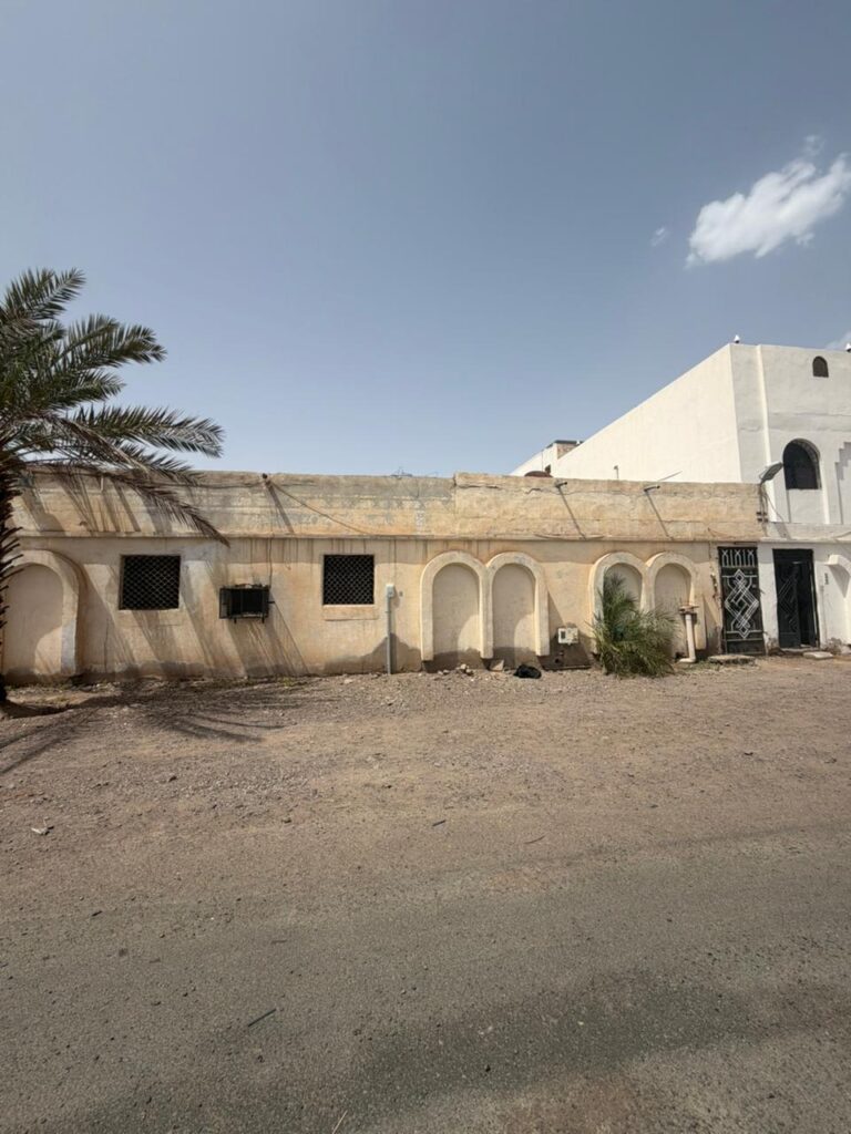 4-مبنى سكني تجاري-ابو مرخة 10/ت