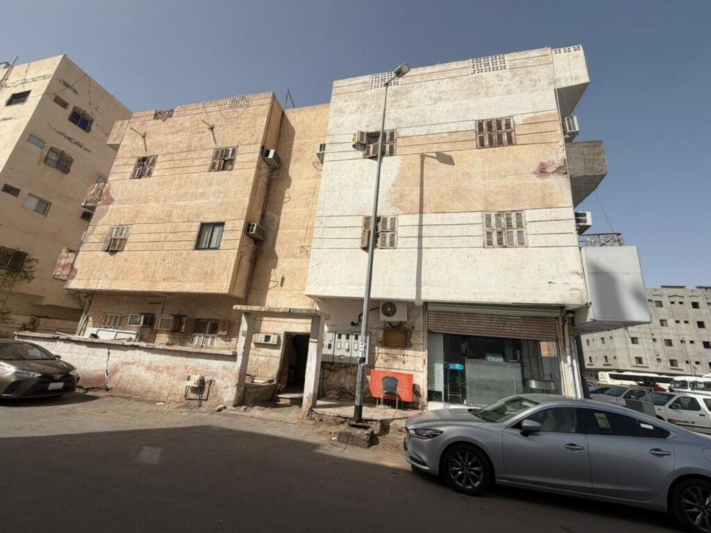 6-عمارة سكنية تجارية-منطقة الخزرج