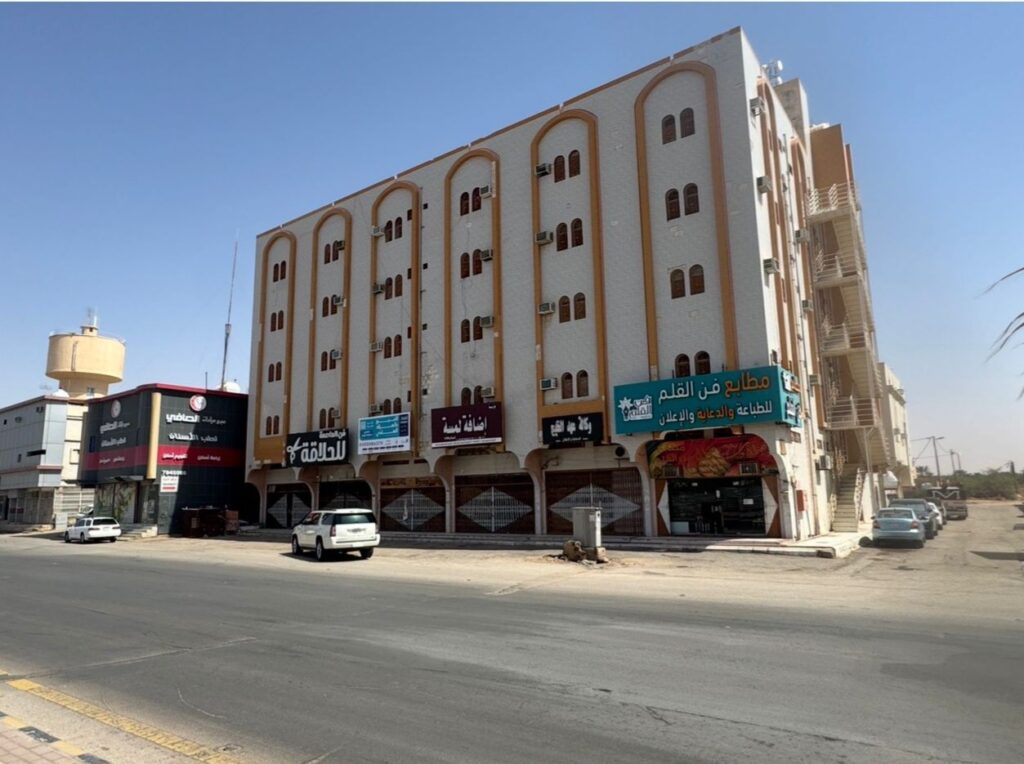 1-عمارتين سكنية تجارية بحي غرب المعتلاء بمساحة 1756 م²