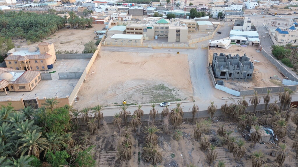 4- أرض سكنية بحي اللدام الشمالي بمساحة 716.95 م²