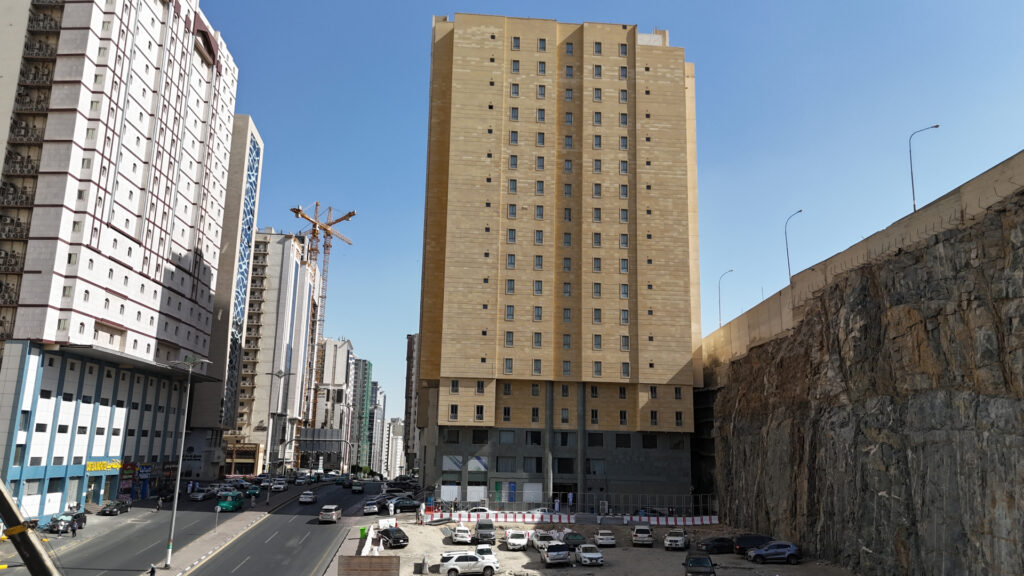 1-فندق – حي المسفلة