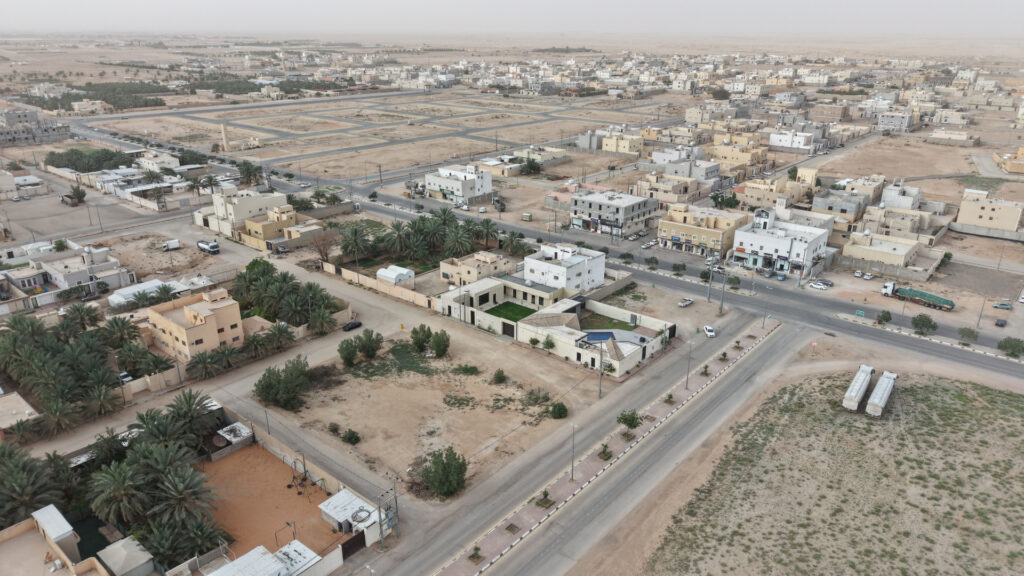 2-أرض سكنية (قائم عليها استراحة) بمساحة 625م2