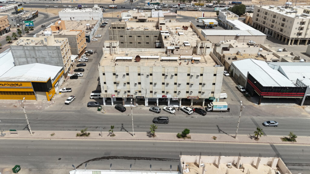 1-عمارة بحي المنتزه بمساحة 2562م