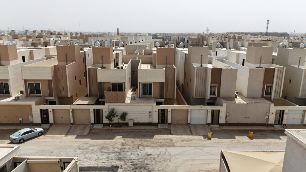 6-فيلا سكنية في حي مشرفة بمساحة 255م قطعة رقم 271 / ب