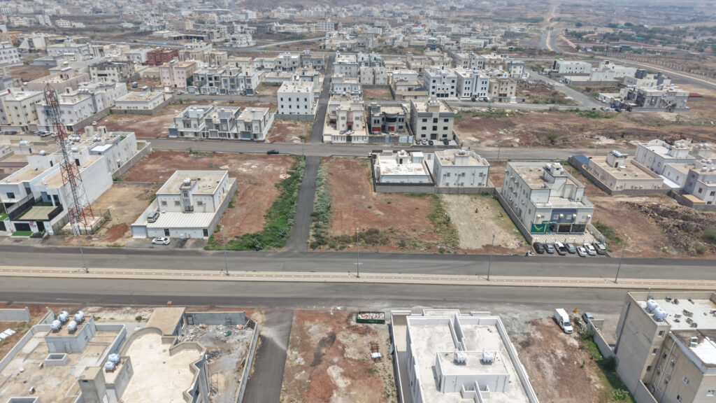 4-أرض سكنية بحي السلامة