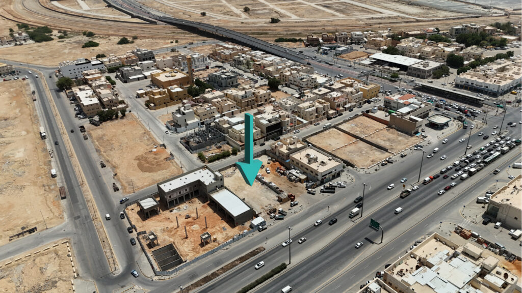 3-ارض تجارية سكنية على شارع عرض 60 م بحي ( الفاروق – الرياض ) بمساحة 1.210 م