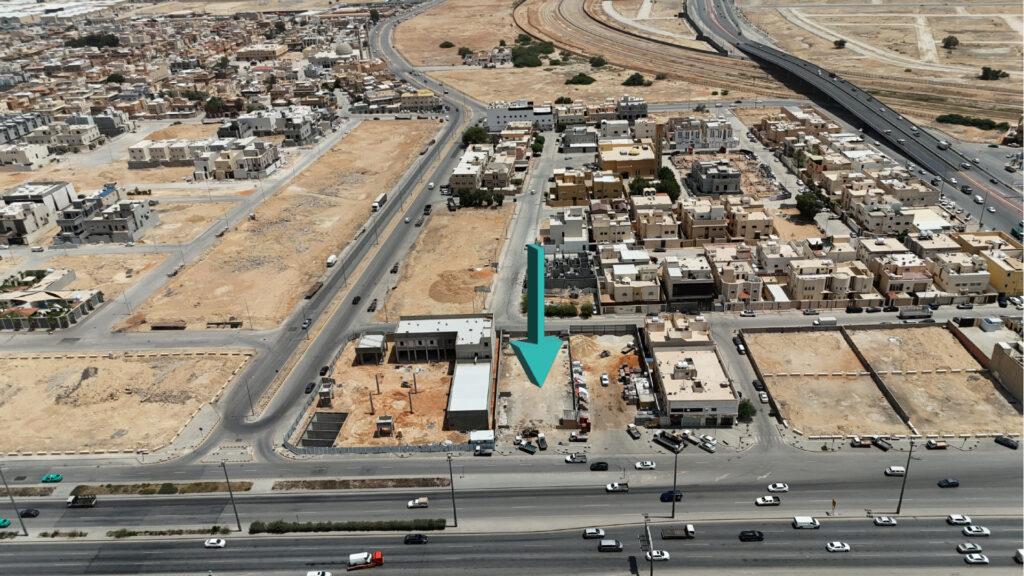 3-ارض تجارية سكنية على شارع عرض 60 م بحي ( الفاروق – الرياض ) بمساحة 1.210 م