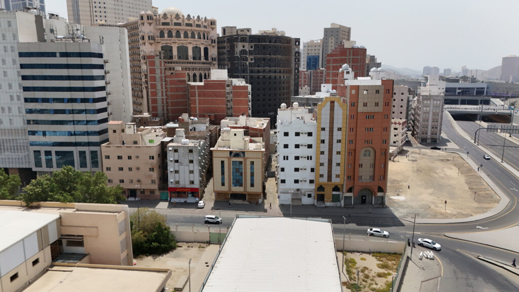 3-فندق سكني تجاري بحي التيسير بمساحة 378.54 م² في مدينة مكة المكرمة