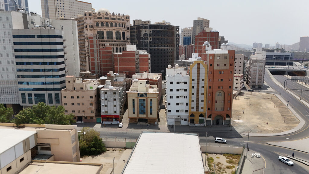 3-فندق سكني تجاري بحي التيسير بمساحة 378.54 م² في مدينة مكة المكرمة