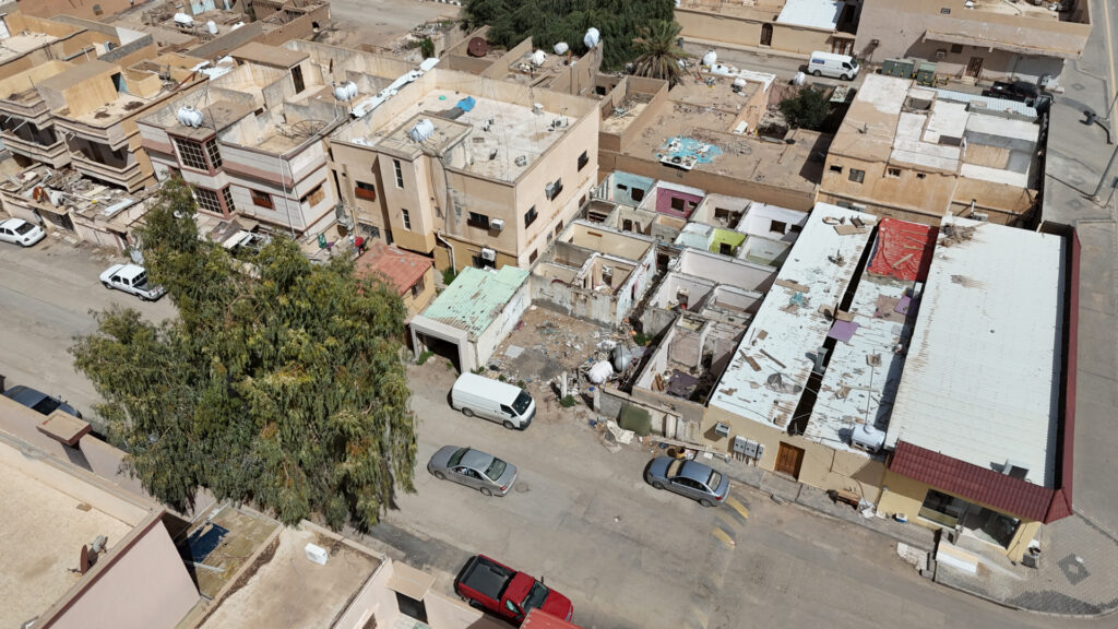4-بيت دور أرضي متهالك – بحي العزيزية – بمساحة 280م