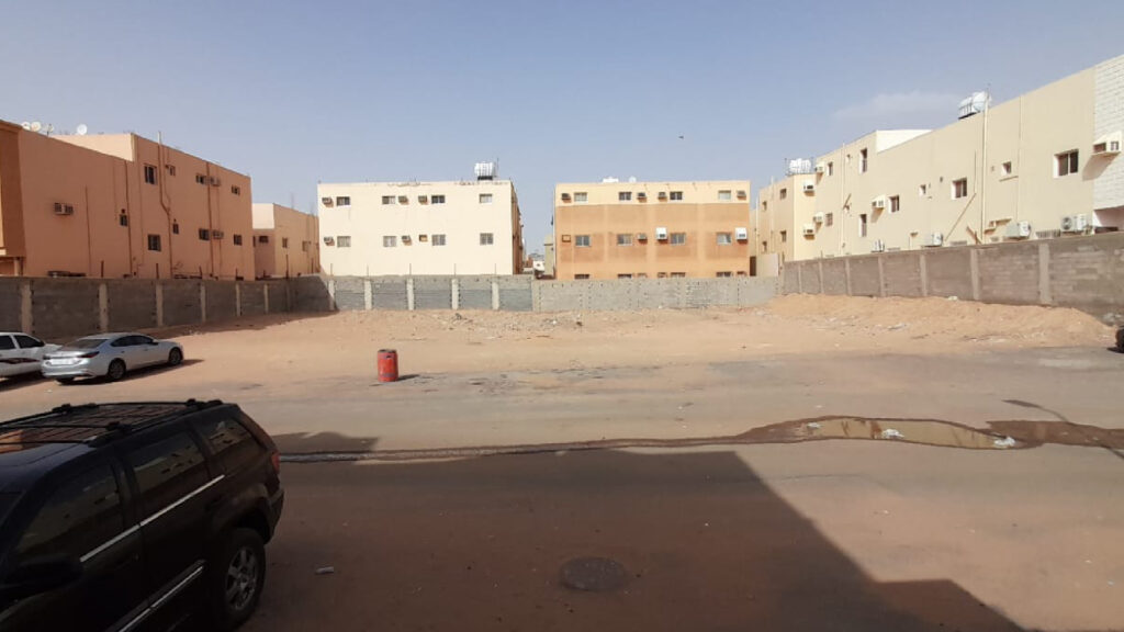 2-أرض سكنية في حي القادسية الأول بمساحة 1260م القطع رقم 1475و1473