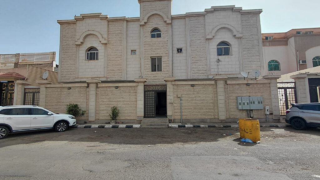5-شقة سكنية في حي المروج 2 بمساحة 138.74م قطعة رقم 1105