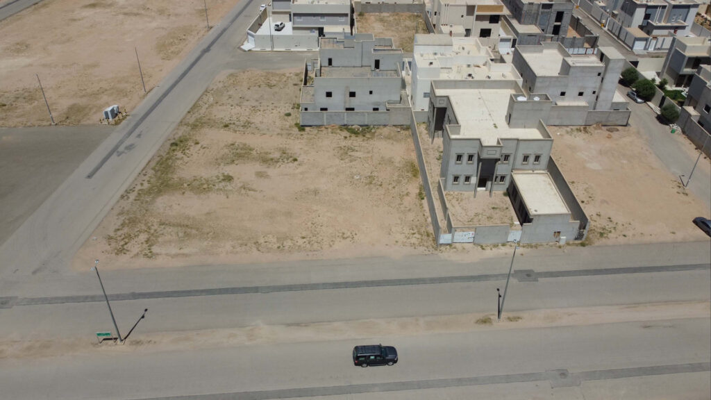 10-أرض سكنية تجاري بمساحة 831.49 م² في مدينة الرس