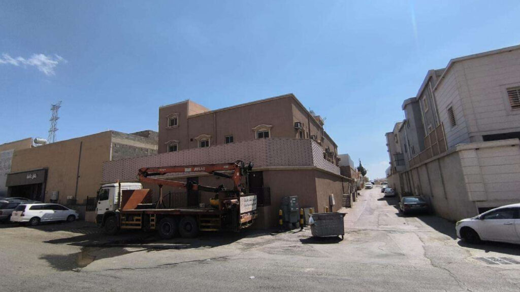 3-عمارة سكنية بحي شمال الطريق المزدوج المؤدى الى تندحه (الراقي) بمساحة 800 م² في مدينة خميس مشيط