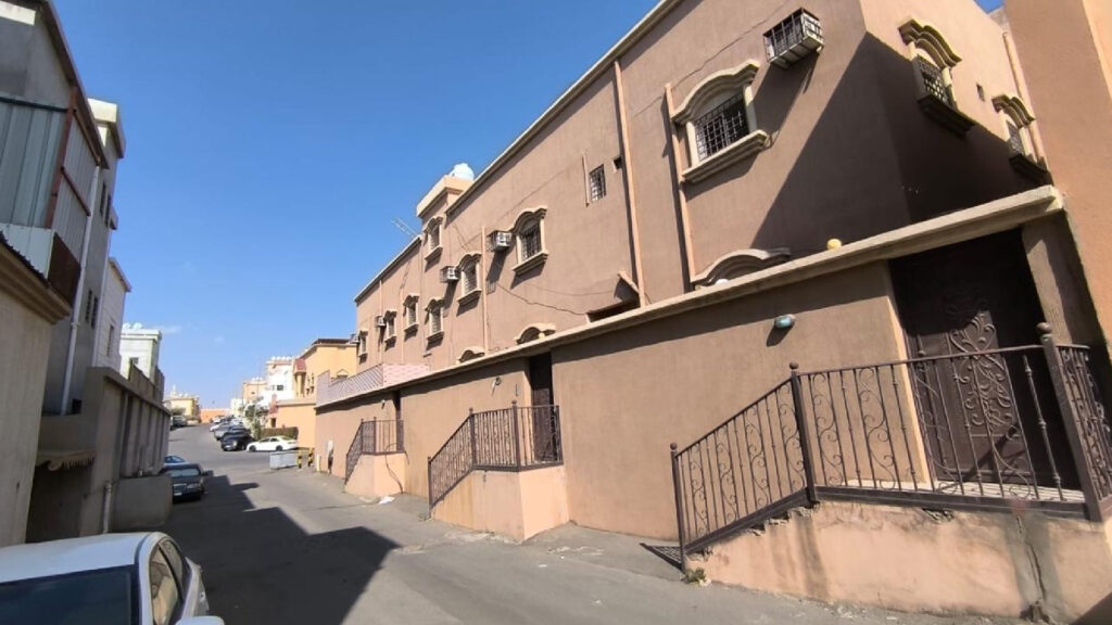 3-عمارة سكنية بحي شمال الطريق المزدوج المؤدى الى تندحه (الراقي) بمساحة 800 م² في مدينة خميس مشيط
