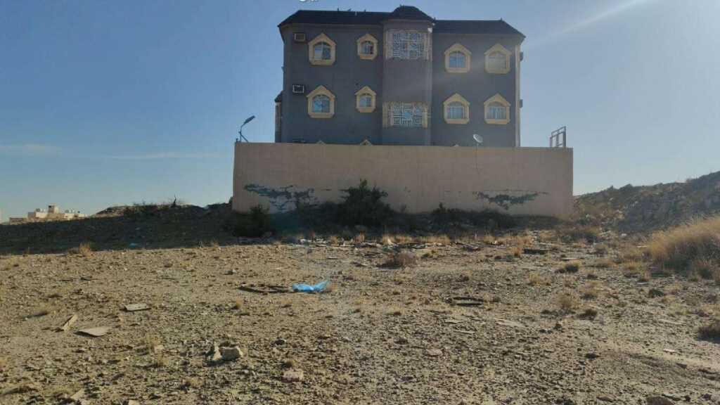 11-أرض سكنية 800م2 بحي الصناعية خميس مشيط