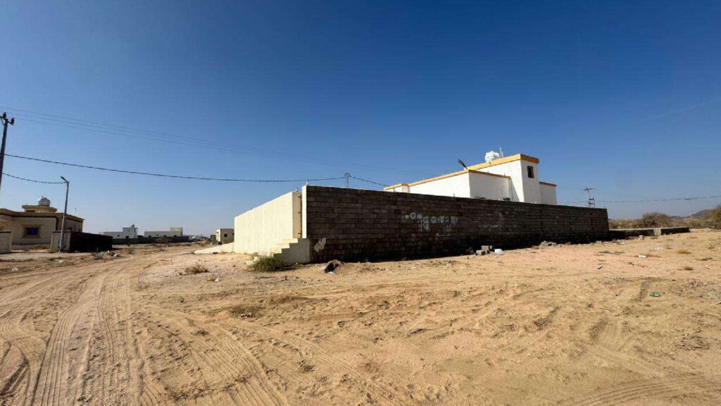 15-أرض سكنية 600م2 بحي الصناعية خميس مشيط