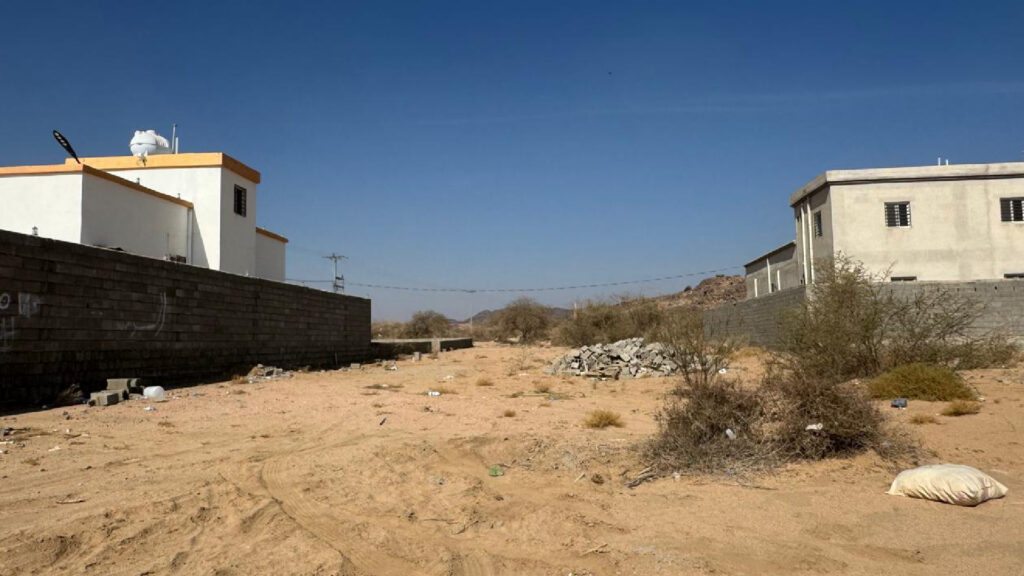 15-أرض سكنية 600م2 بحي الصناعية خميس مشيط