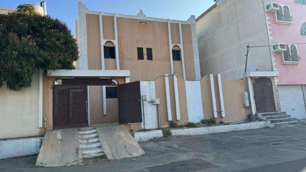 16-فيلا سكنية 450م2 بحي الصمدة خميس مشيط