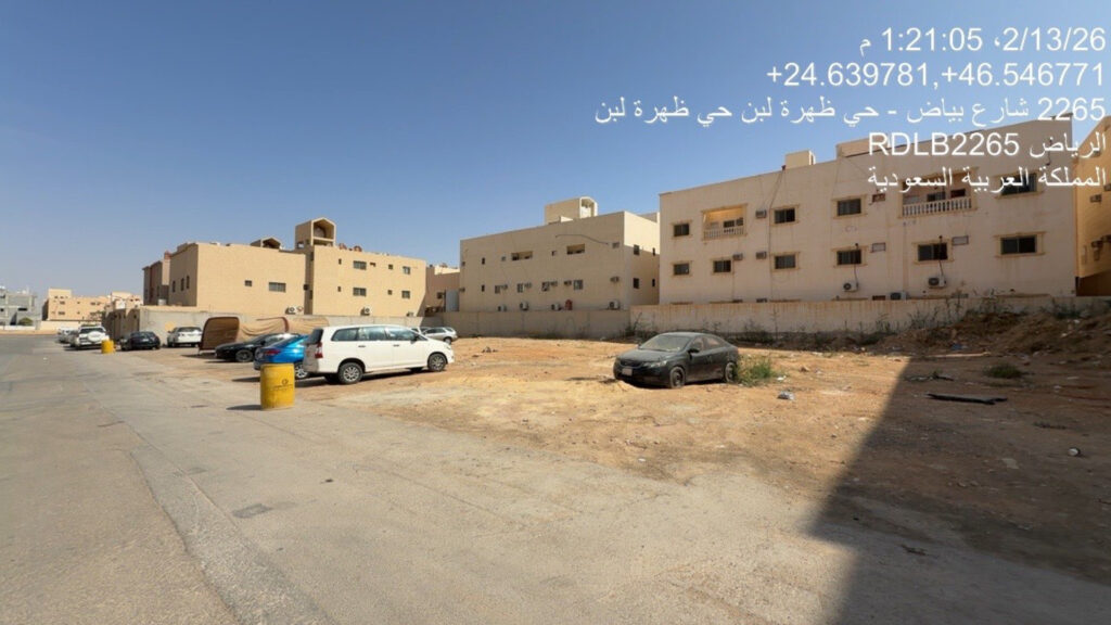 15-أرض بحي ظهرة لبن
