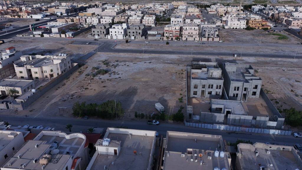 3-أرض سكنية بحي الفرسان البيضاء