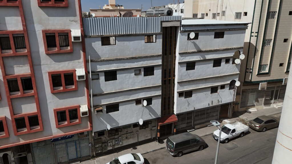 16-عمارة سكنية حي الشهداء الشمالية