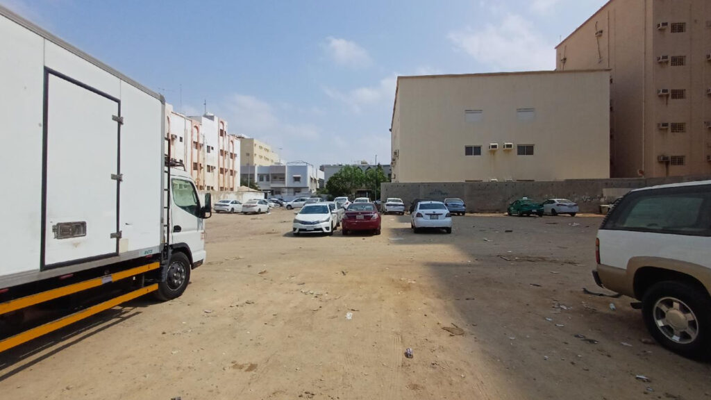 13-أرض سكنية تجارية بحي النزهة
