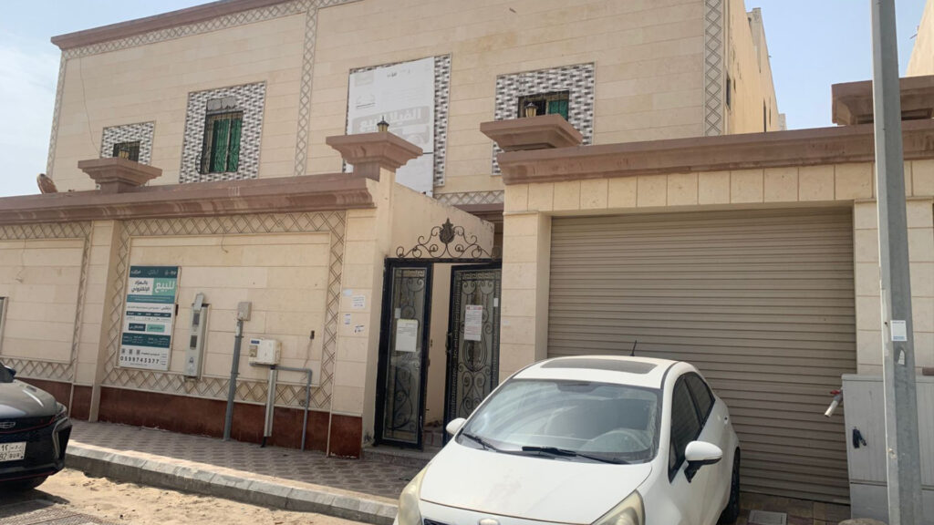 6-فيلا سكنية بحي ضاحية الملك فهد