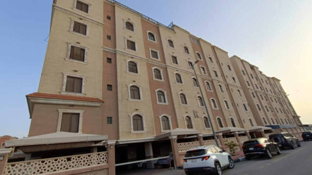 1-شقة سكنية في حي الروابي