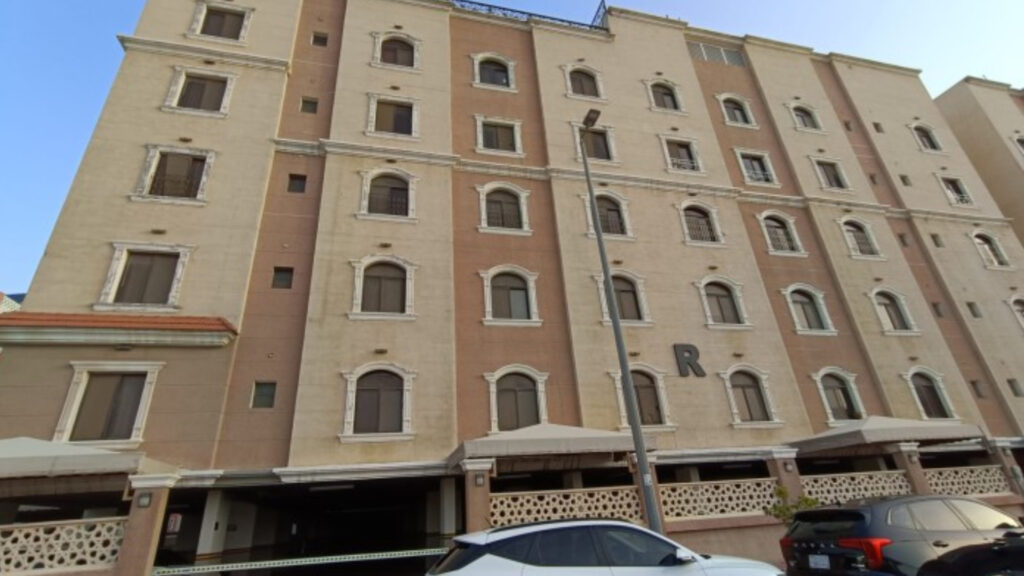 1-شقة سكنية في حي الروابي