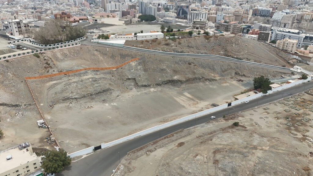 3-أرض سكنية بحي الزاهر