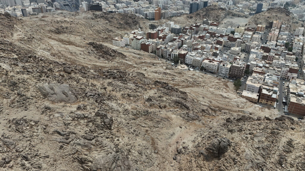 4- أرض سكنية بحي السنابل