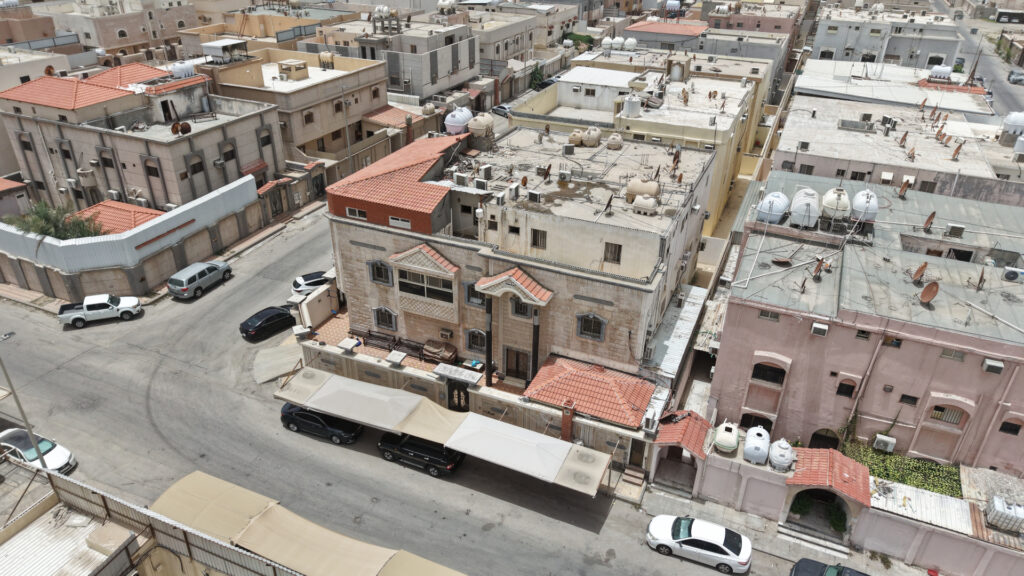 19- شقة سكنية بحي بدر بمساحة 247.65 م² في مدينة الدمام