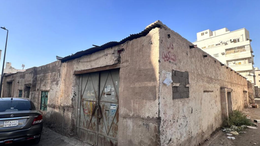 5-مبنى شعبي (مستودعات) حي بني معاوية