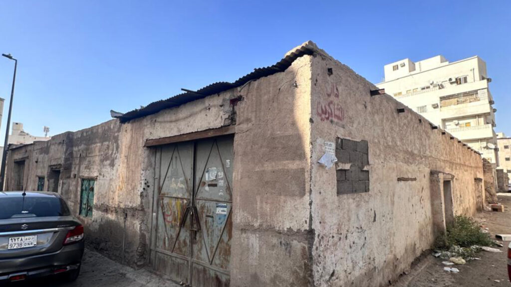 5-مبنى شعبي (مستودعات) حي بني معاوية
