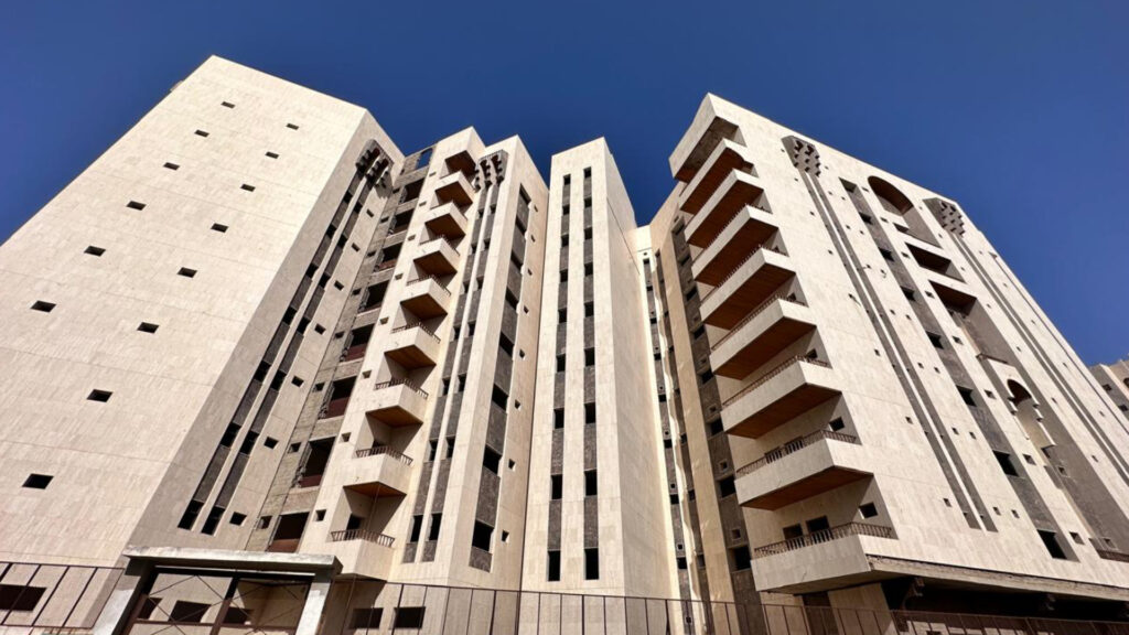 10-برج سكني حي جزع قباء