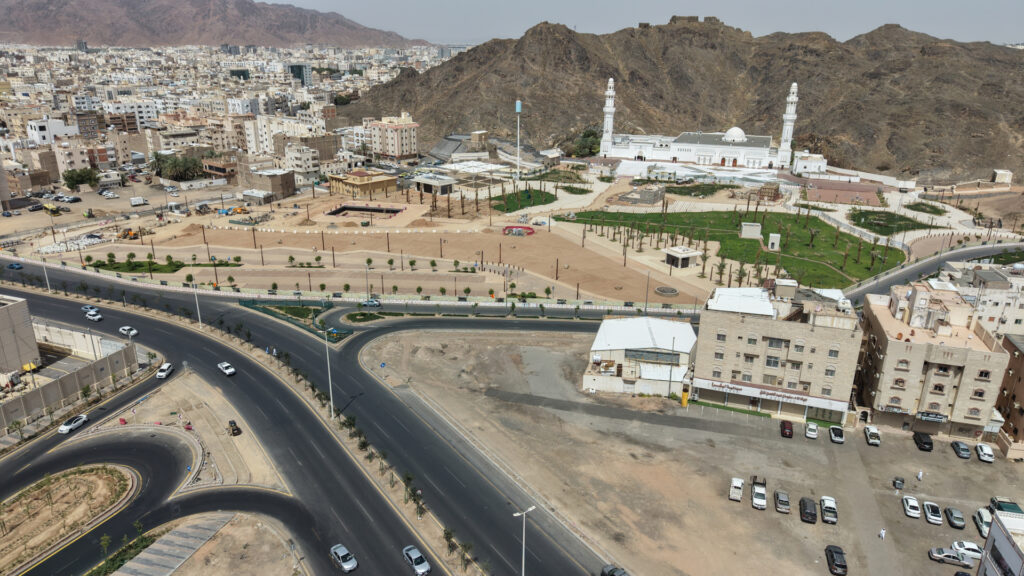 13-عمارة سكنية تجارية حي العنابس