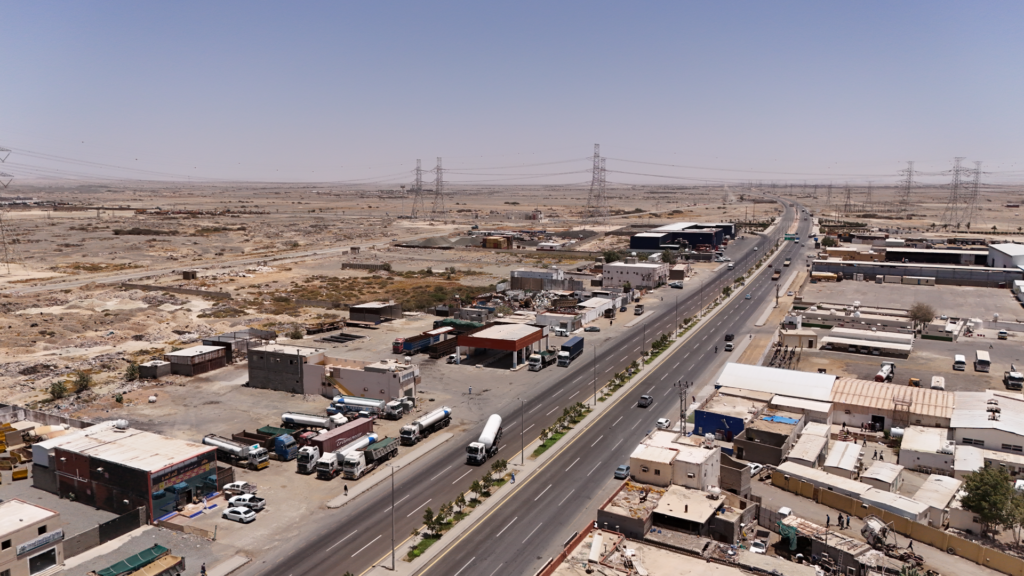 10-أرض 33861.3م2 البيع منها مشاع 50% تعادل 16930.65م2