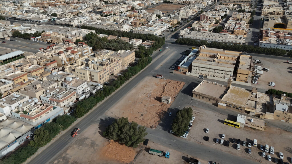 3-أرض تجارية بمساحة 1600 م² في مدينة الرياض