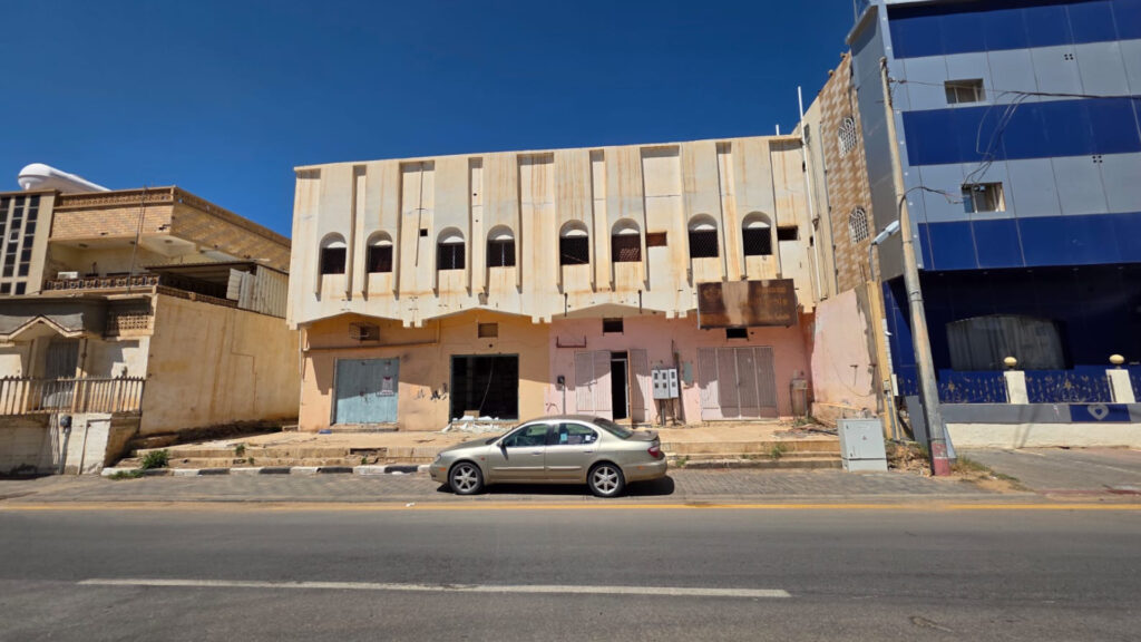 6-عمارة سكنية بمساحة 400 م² في مدينة سكاكا
