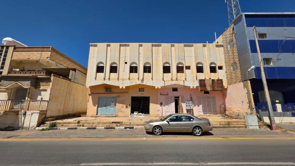 6-عمارة سكنية بمساحة 400 م² في مدينة سكاكا