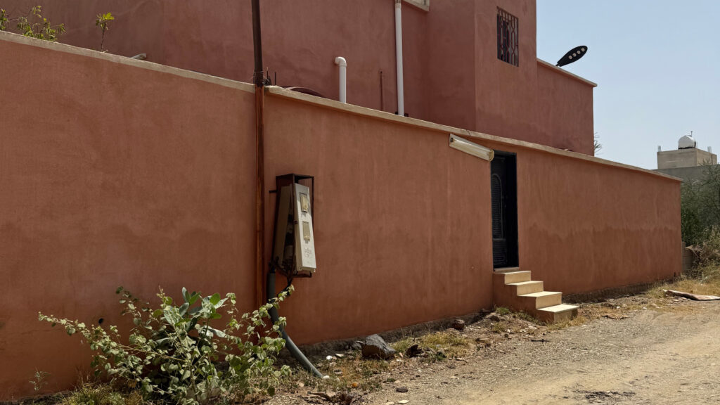 6- فيلا سكنية بمساحة 400 م² في مدينة محايل عسير