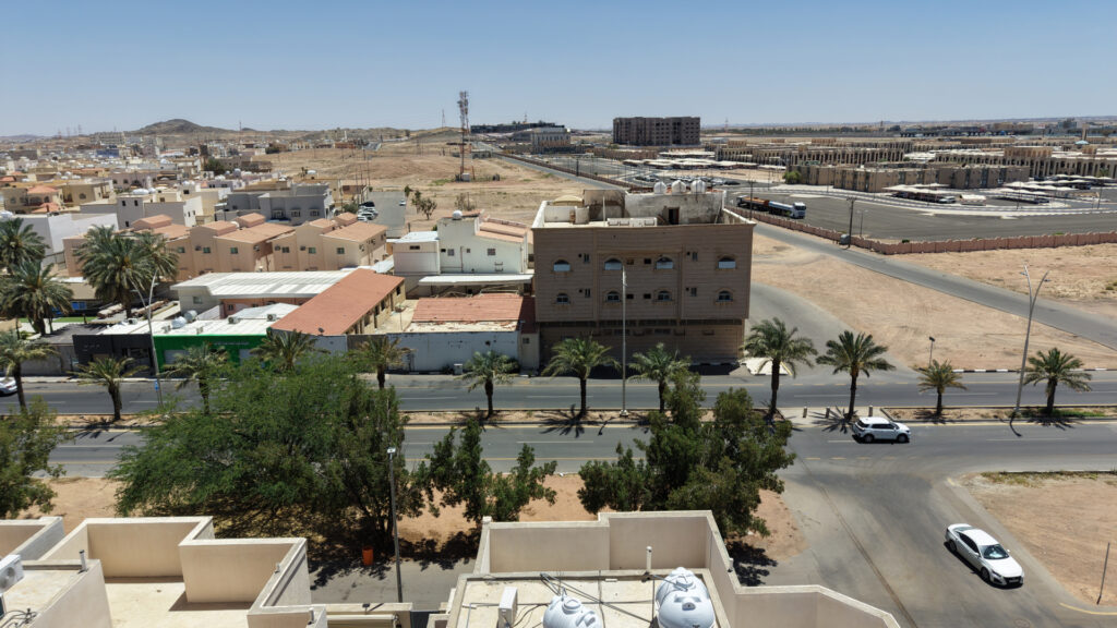 20-عمارة بحي المجمع