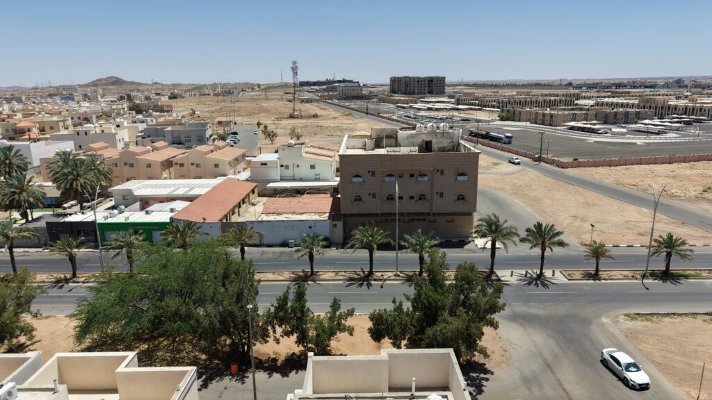 20-عمارة بحي المجمع