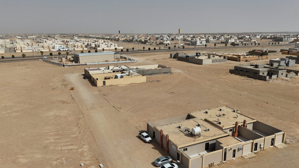 2-أرض سكنية بحي شرق الاذاعة