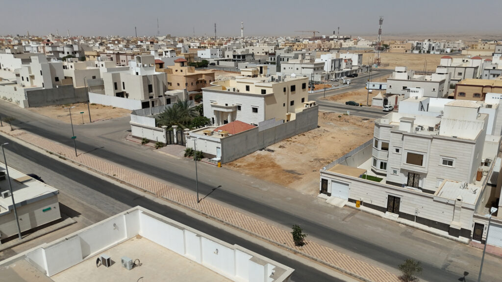 11-أرض سكنية بحي الورود