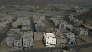 1-عمارة سكنية قيد الانشاء بحي العدل